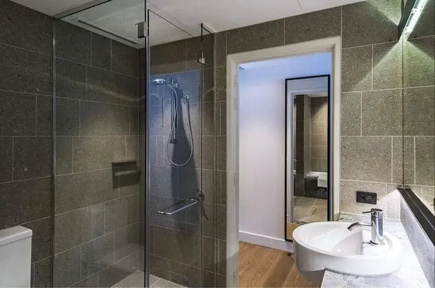 Luxury Oda, 1 En Büyük (King) Boy Yatak