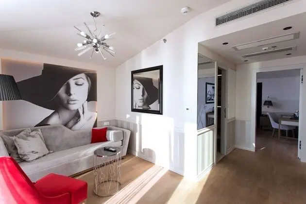 Deluxe Suite with Sea View