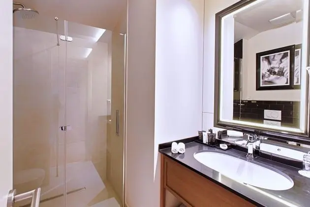 Deluxe Suite with Sea View