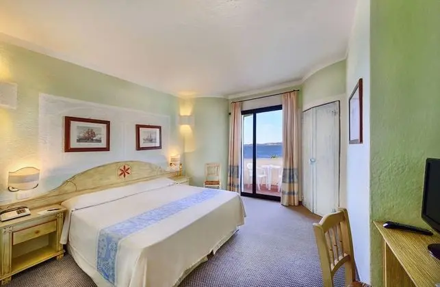 Frontal Sea View Room