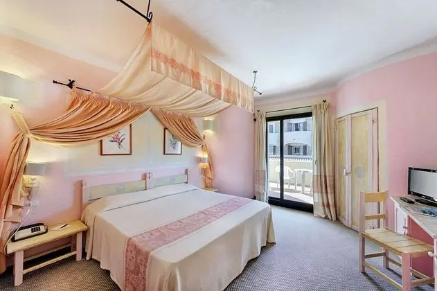 Standard Tek Büyük Yataklı Oda, Kısmi Deniz Manzaralı