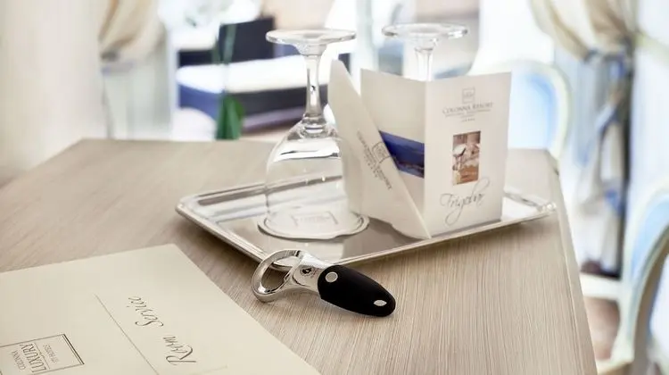 Standard Tek Büyük Yataklı Oda, Kısmi Deniz Manzaralı