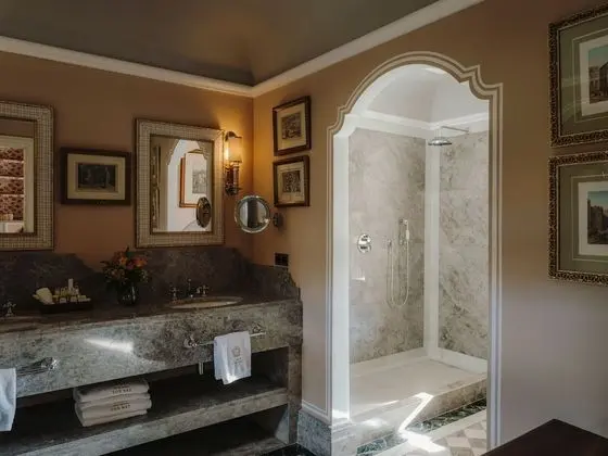 Pool Suite