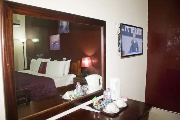 Deluxe Tek Büyük Yataklı Oda