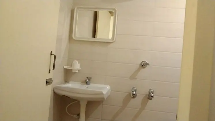 Basic Tek Büyük Yataklı Oda