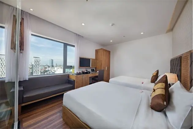 Deluxe Üç Kişilik Oda, Şehir Manzaralı