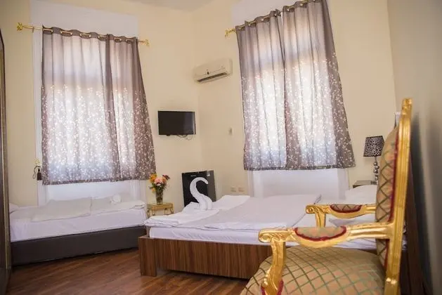 Deluxe Üç Kişilik Oda