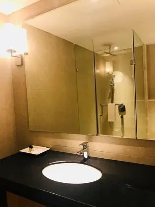 Premier Tek Büyük Yataklı Oda, 1 En Büyük (King) Boy Yatak, Engellilere Uygun, Bahçe Manzaralı