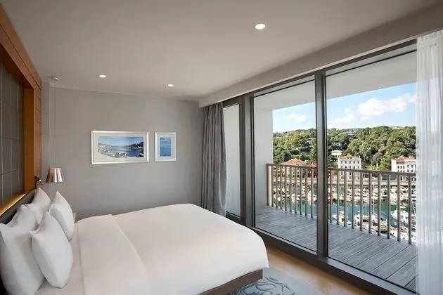 Deluxe Süit, Marina Manzaralı
