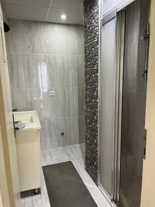 Daire-Tek Yatak Odalı, Bahçe veya Sokak Manzaralı, Balkonlu