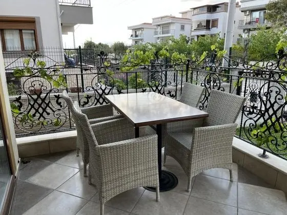 Daire-Tek Yatak Odalı, Bahçe veya Sokak Manzaralı, Balkonlu