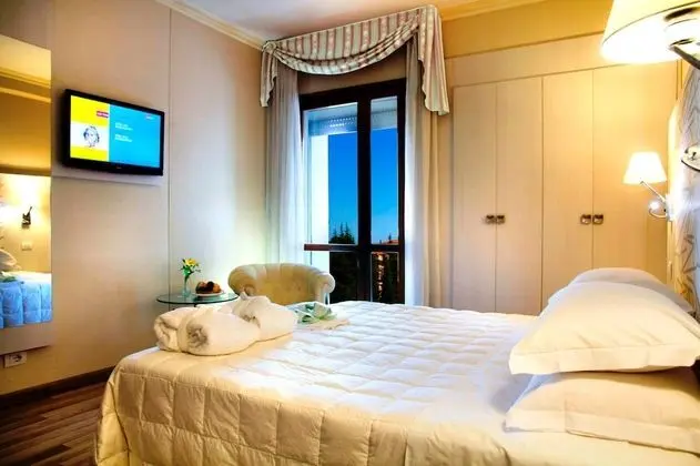 Classic Tek Büyük Yataklı Oda