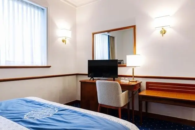 Classic Tek Büyük Yataklı Oda