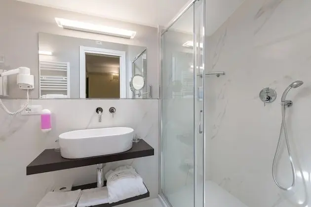 Tek Büyük Yataklı Oda (extra bed)
