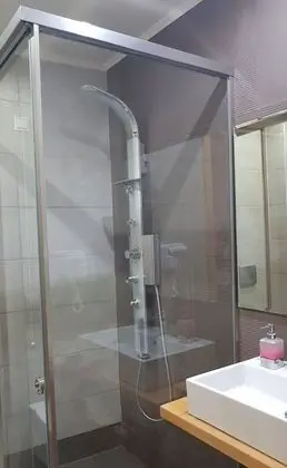 Üç Kişilik Oda