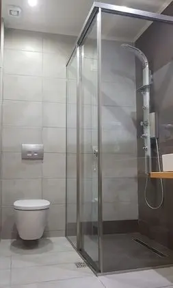 Üç Kişilik Oda