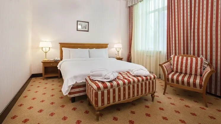 Deluxe Tek Büyük Yataklı Oda