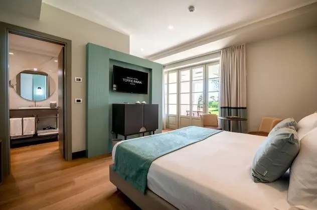 Deluxe Tek Büyük Yataklı Oda, Teras, Deniz Manzaralı