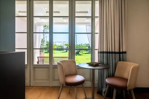 Deluxe Tek Büyük Yataklı Oda, Teras, Deniz Manzaralı