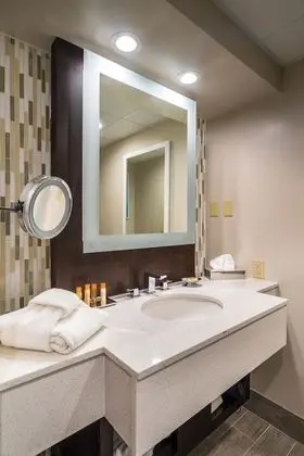 Deluxe Oda, 2 Büyük (Queen) Boy Yatak, Koy Manzaralı (Tower Deluxe Bay View Two Queen Beds)
