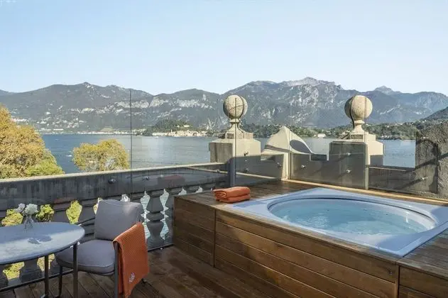 Rooftop Corner Suite