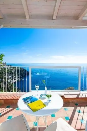 Deluxe Üç Kişilik Oda, Balkon, Deniz Manzaralı