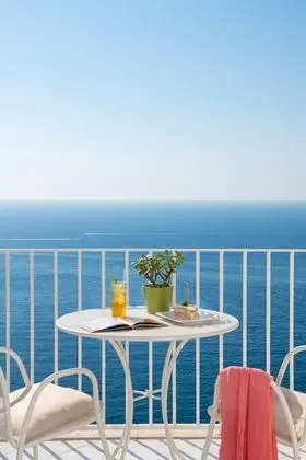 Deluxe Üç Kişilik Oda, Balkon, Deniz Manzaralı