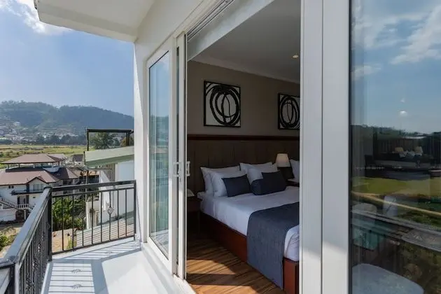 Superior Üç Kişilik Oda, Balkon