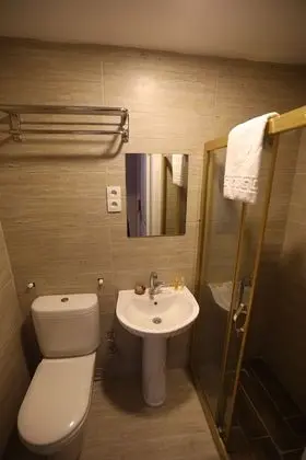 Standard Tek Büyük Yataklı Oda