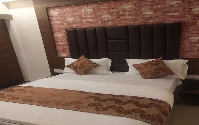 Double Bed AC Room