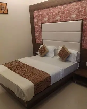 Double Bed AC Room