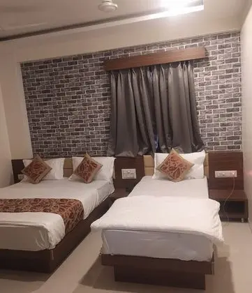 Double Bed AC Room