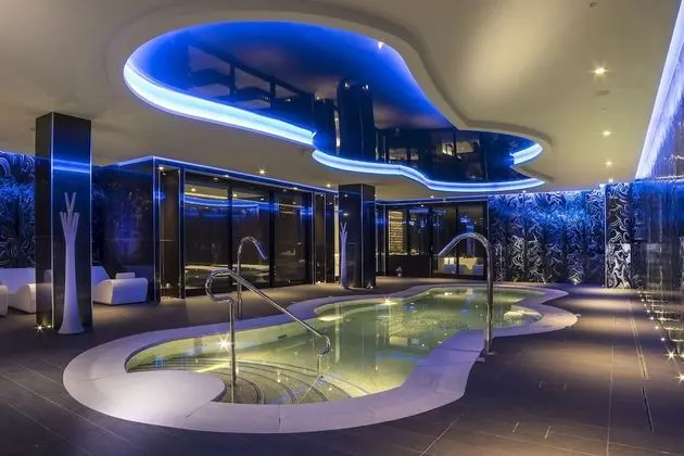 Tek Büyük veya İki Ayrı Yataklı Oda (Access to the spa 2 hours)