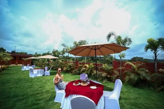 Luxury Oda