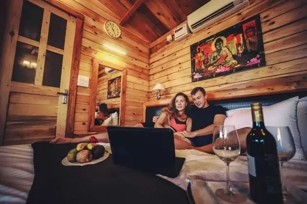 Luxury Tek Büyük Yataklı Oda