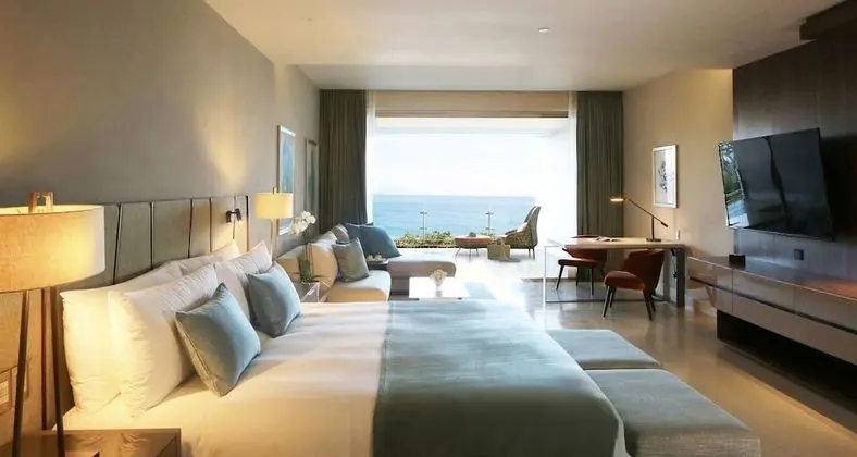 Ambassador Suite Ocean View