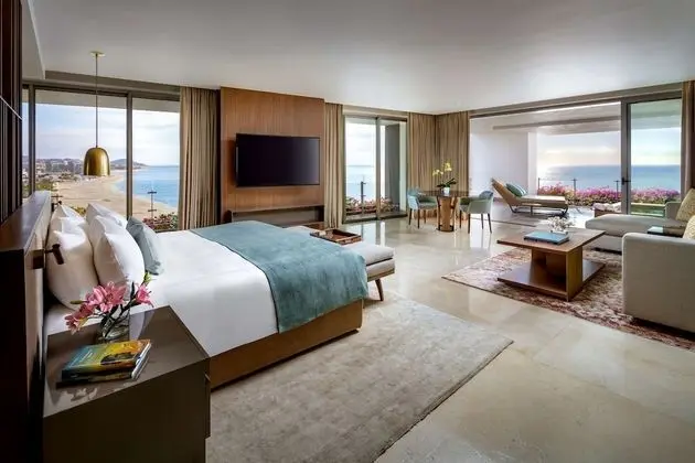 Grand Class Corner Suite