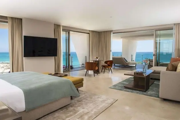 Grand Class Corner Suite