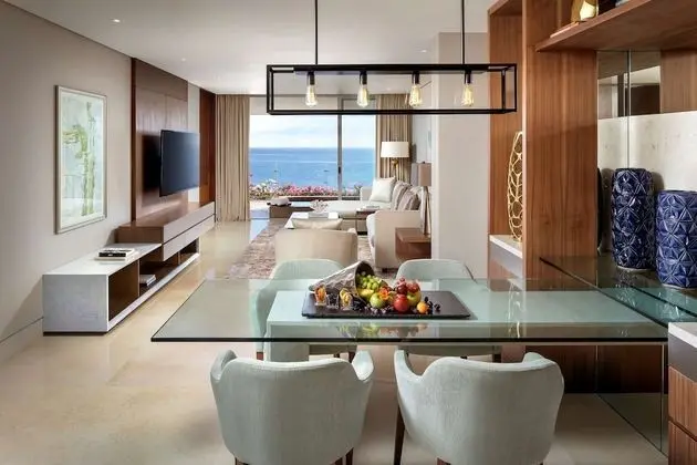 One Bedroom Governor Suite Ocean View