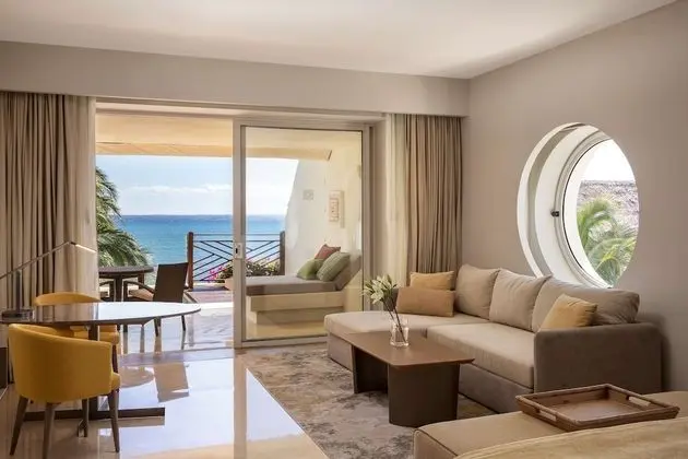 Ambassador Suite Ocean View