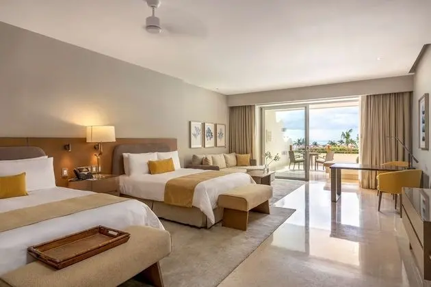 Ambassador Suite Ocean View