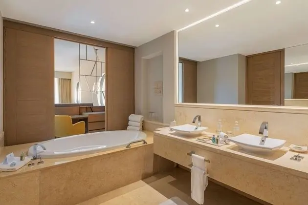 Ambassador Suite Ocean View