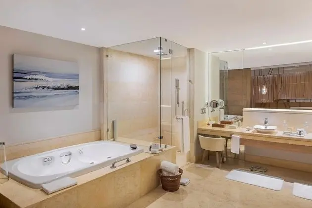 Ambassador Suite Ocean View