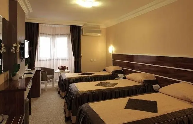 Standard Tek Büyük veya İki Ayrı Yataklı Oda