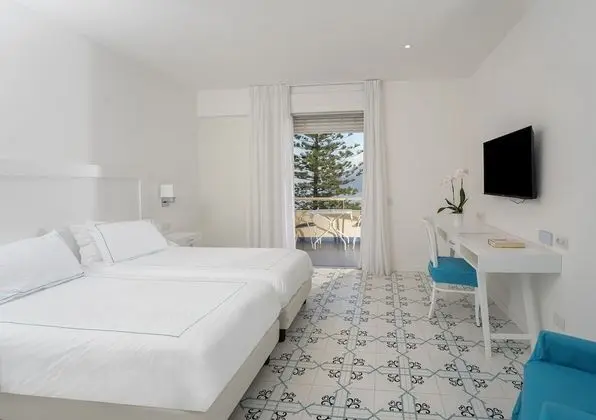 Superior Tek Büyük Yataklı Oda, Balkon, Deniz Manzaralı
