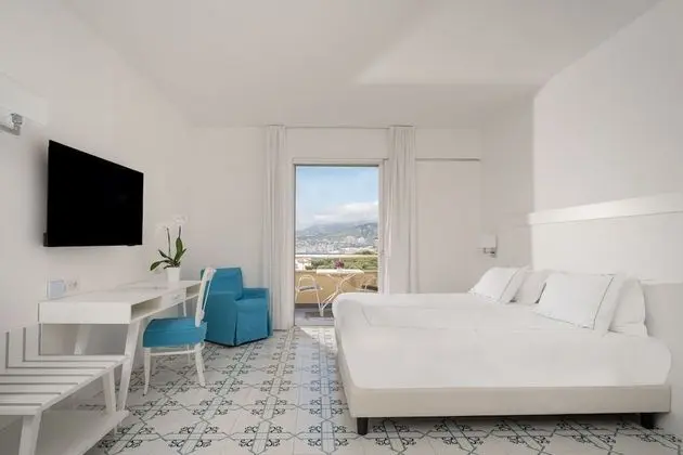 Üç Kişilik Oda, Balkon, Deniz Manzaralı