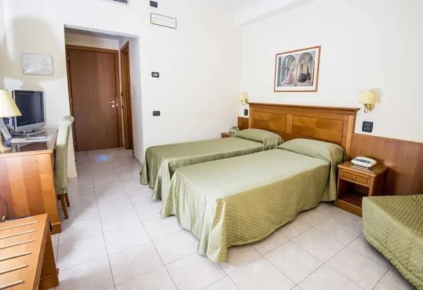 Panoramic Büyük Yataklı Tek Kişilik Oda