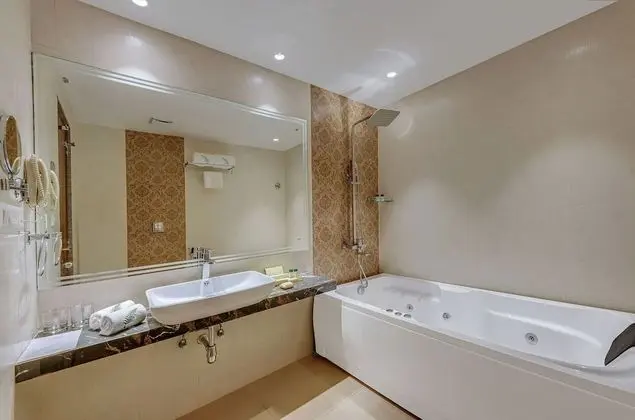 Stüdyo Süit, Balkon (Hazel Suite with Bathtub)