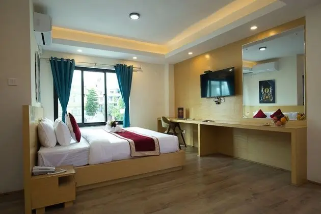 Deluxe Tek Büyük Yataklı Oda