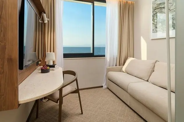 Premium İki Ayrı Yataklı Oda, Balkon (with Sofa)